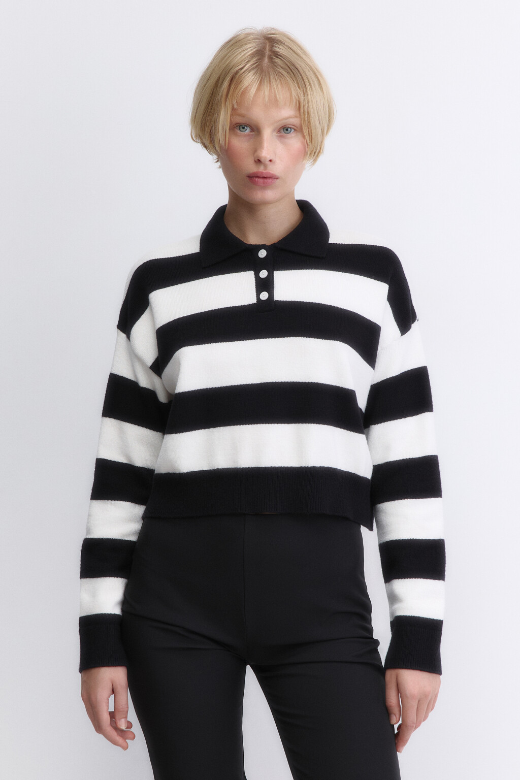 Джемпер-поло тонкой вязки укороченный - цвет черный - 2