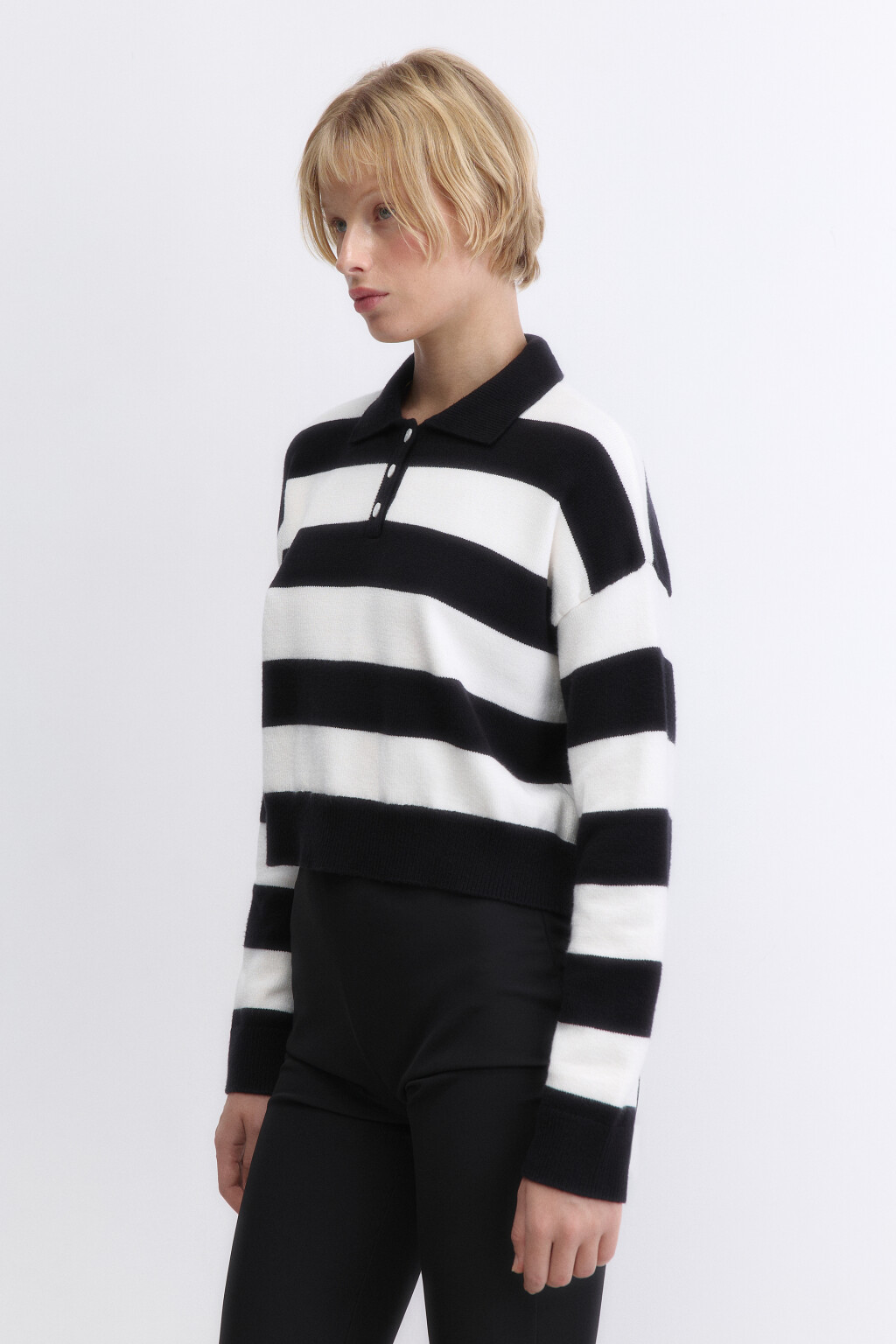 Джемпер-поло тонкой вязки укороченный - цвет черный - 3