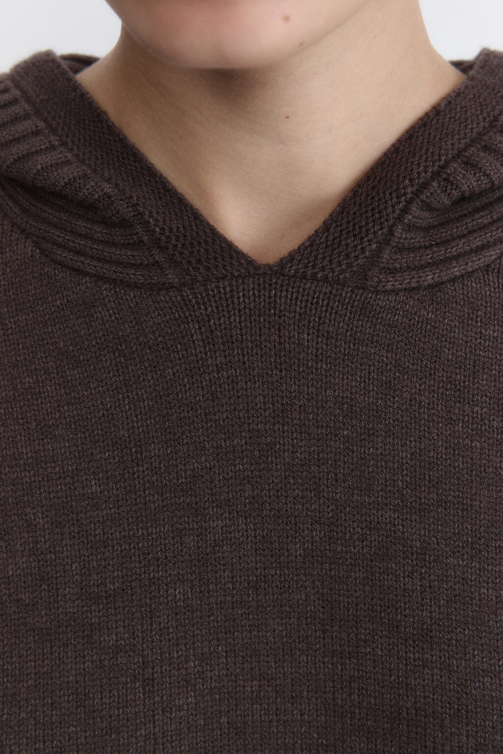 Джемпер вязаный с капюшоном - цвет коричневый - 6