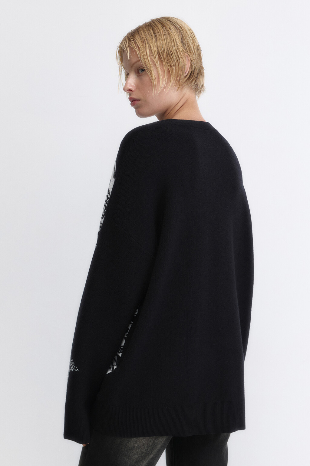 Джемпер oversize вязаный с принтом - цвет черный - 3