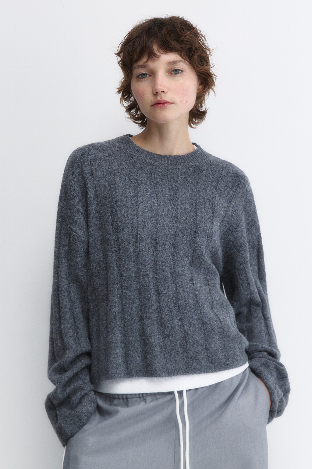Джемпер вязаный в широкий рубчик - цвет серый - 3