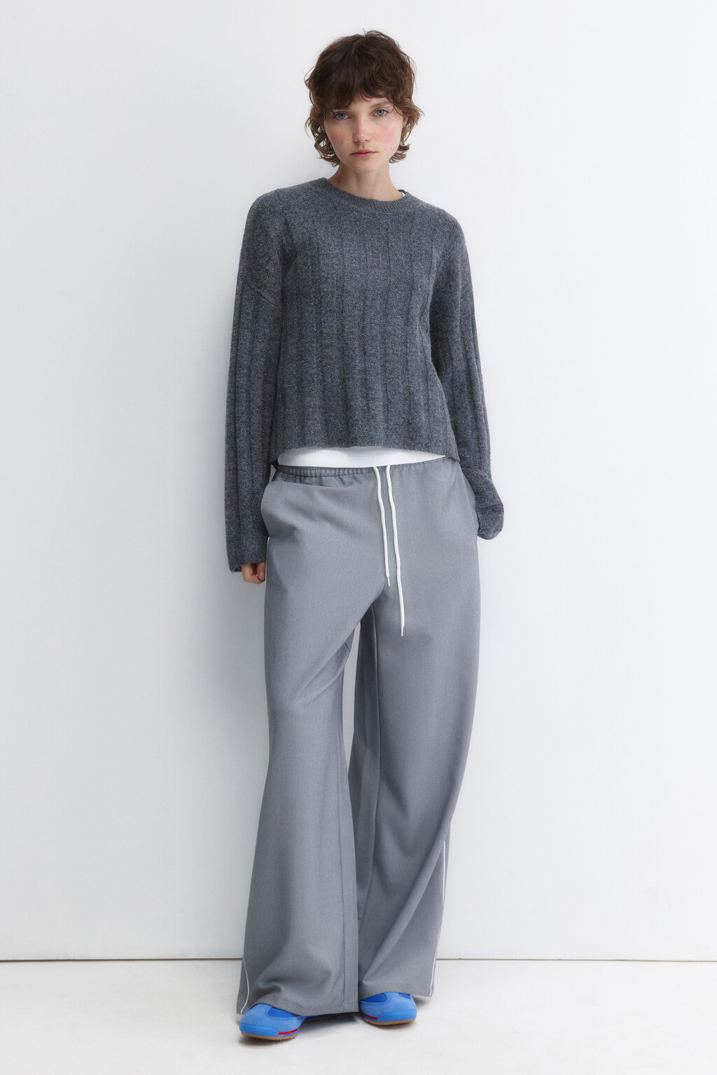 Джемпер вязаный в широкий рубчик - цвет серый - 6