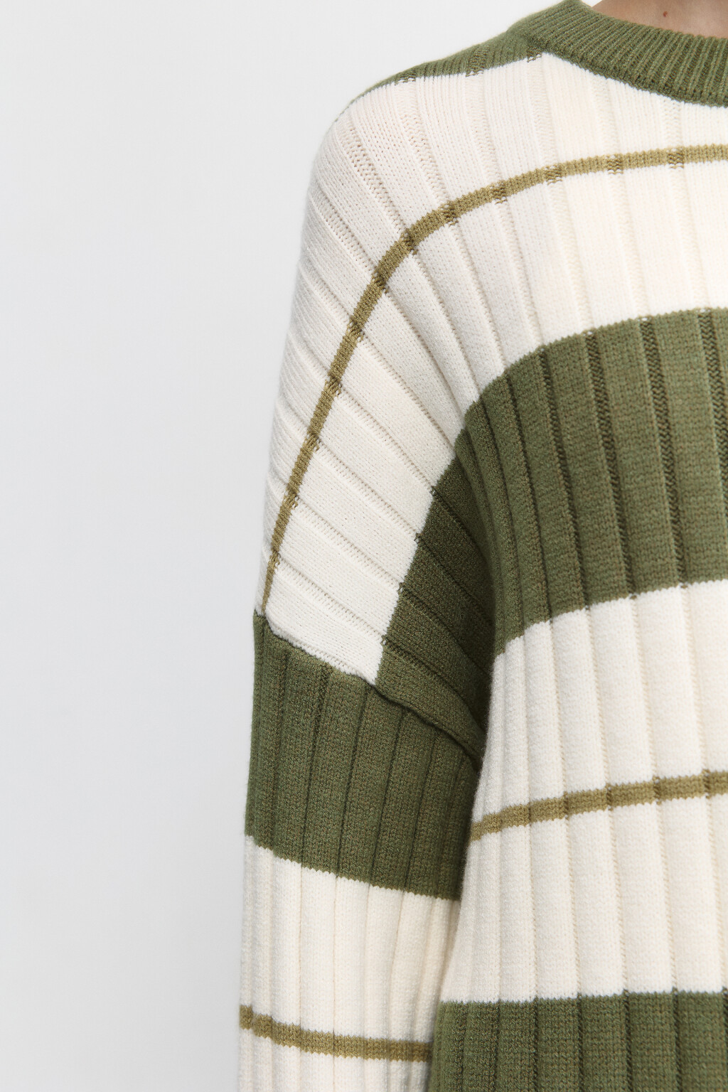 Джемпер толстой вязки в полоску - цвет зеленый - 7