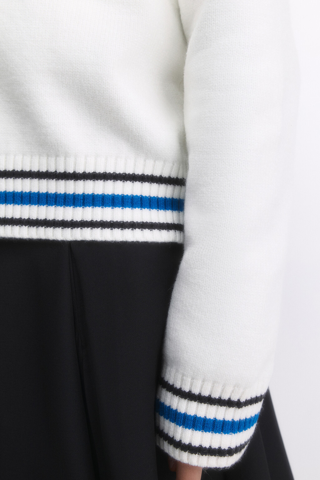 Джемпер вязаный с принтом и полосками - цвет молочный - 7