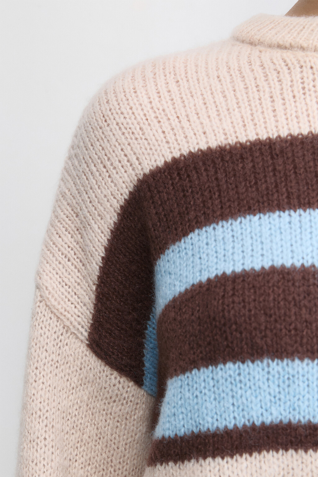 Джемпер вязаный укороченный в полоску - цвет бежевый - 7