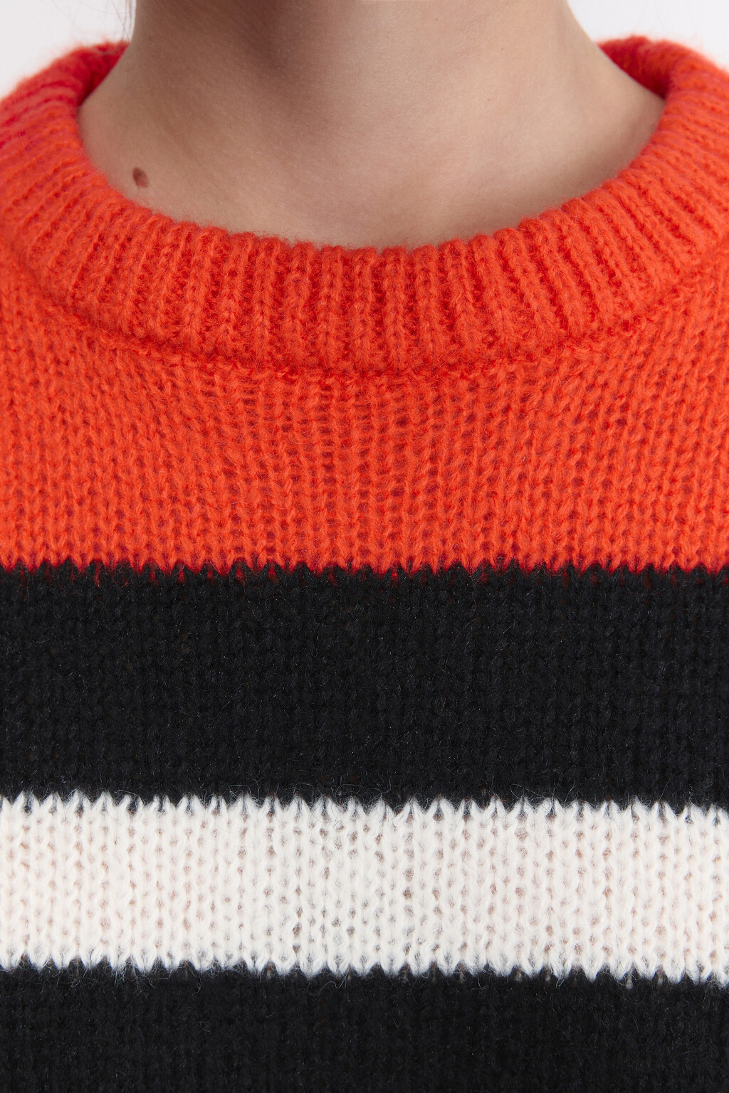 Джемпер вязаный укороченный в полоску - цвет красный - 3