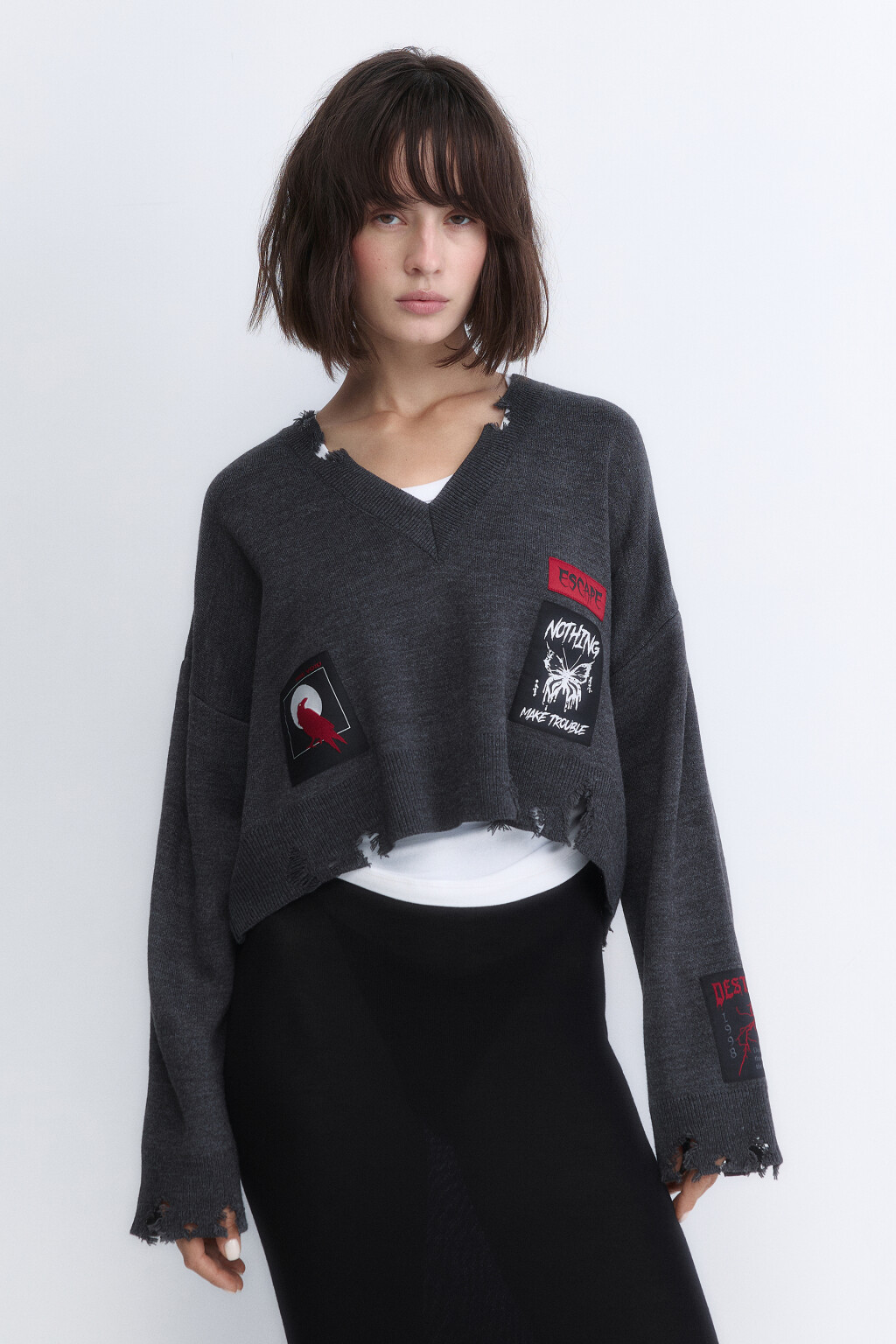 Джемпер вязаный рваный с патчами - цвет серый - 1