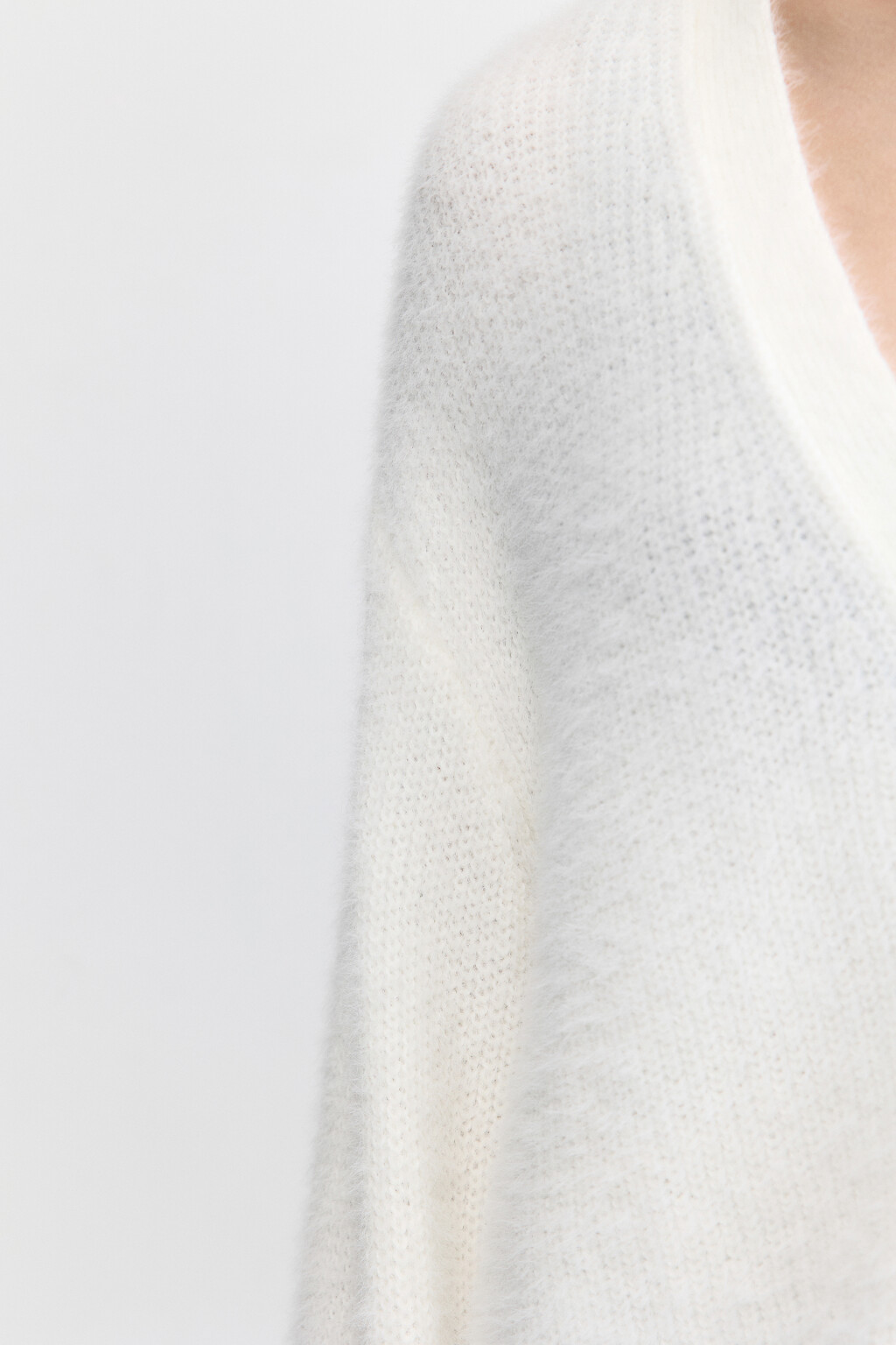 Кардиган удлиненный из пушистой пряжи - цвет молочный - 7
