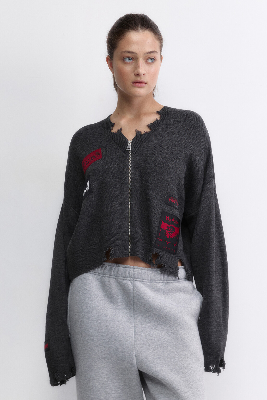 Кардиган на молнии рваный с патчами - цвет серый - 1