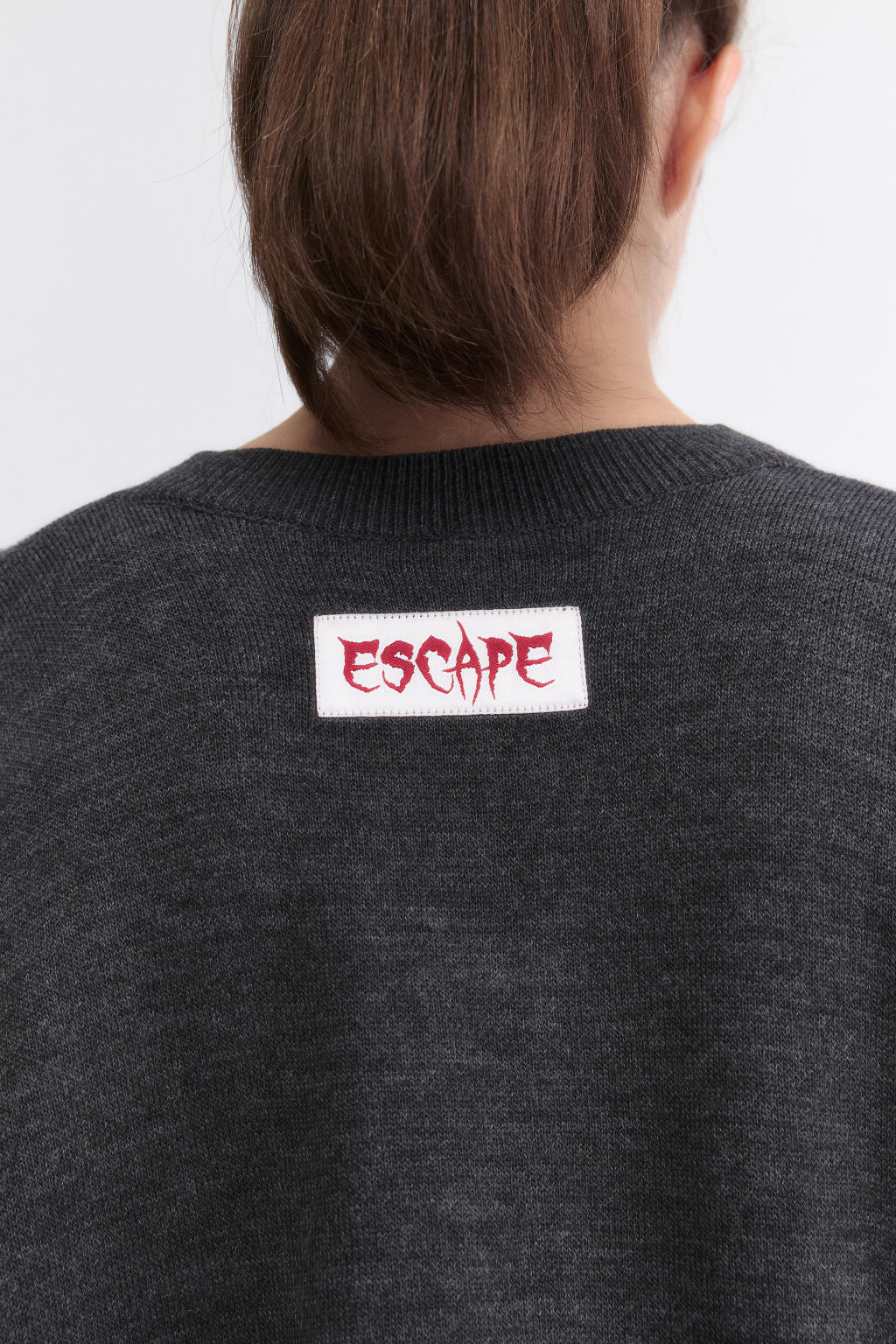 Кардиган на молнии рваный с патчами - цвет серый - 8