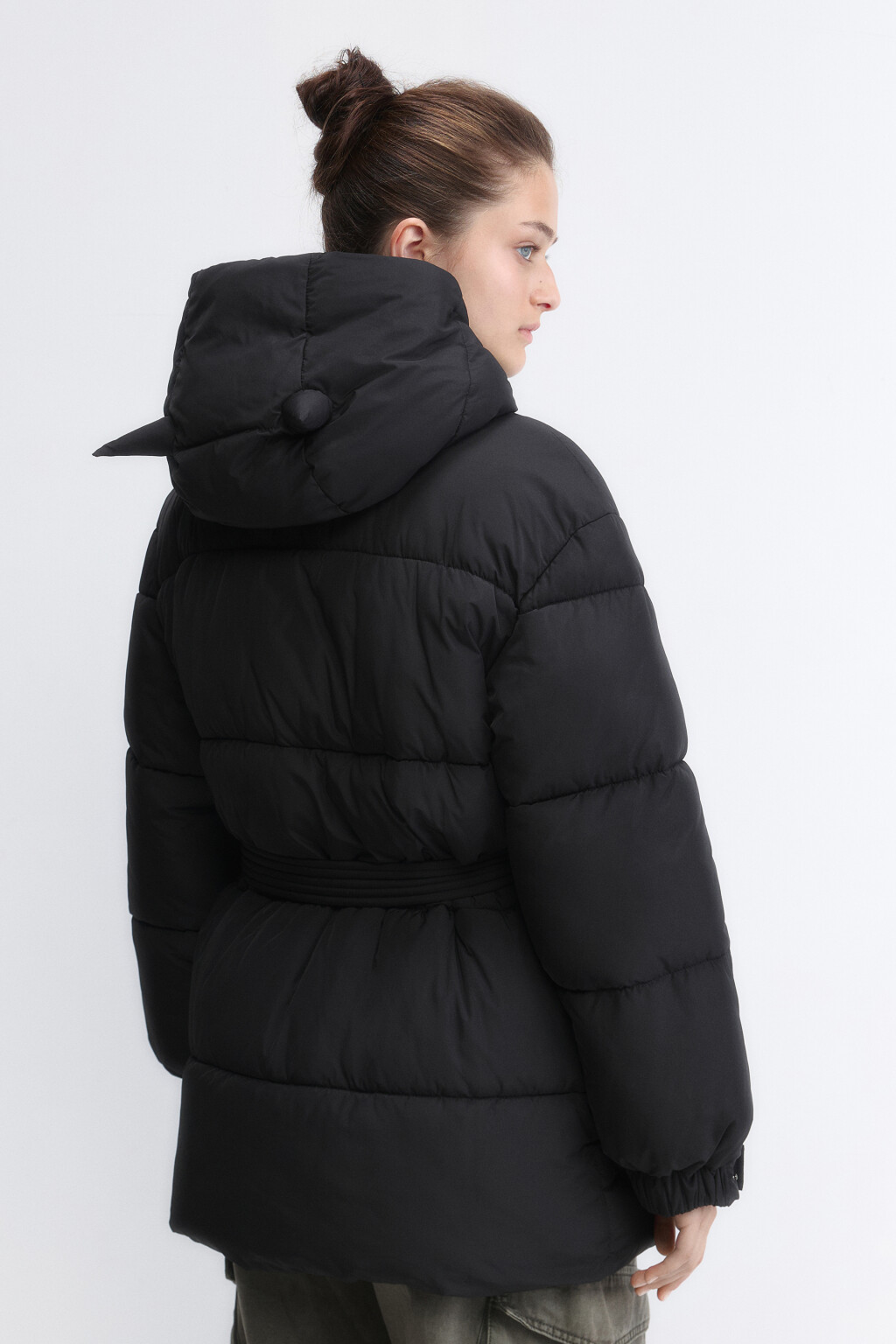 Куртка стеганая с поясом и рожками на капюшоне - цвет черный - 5