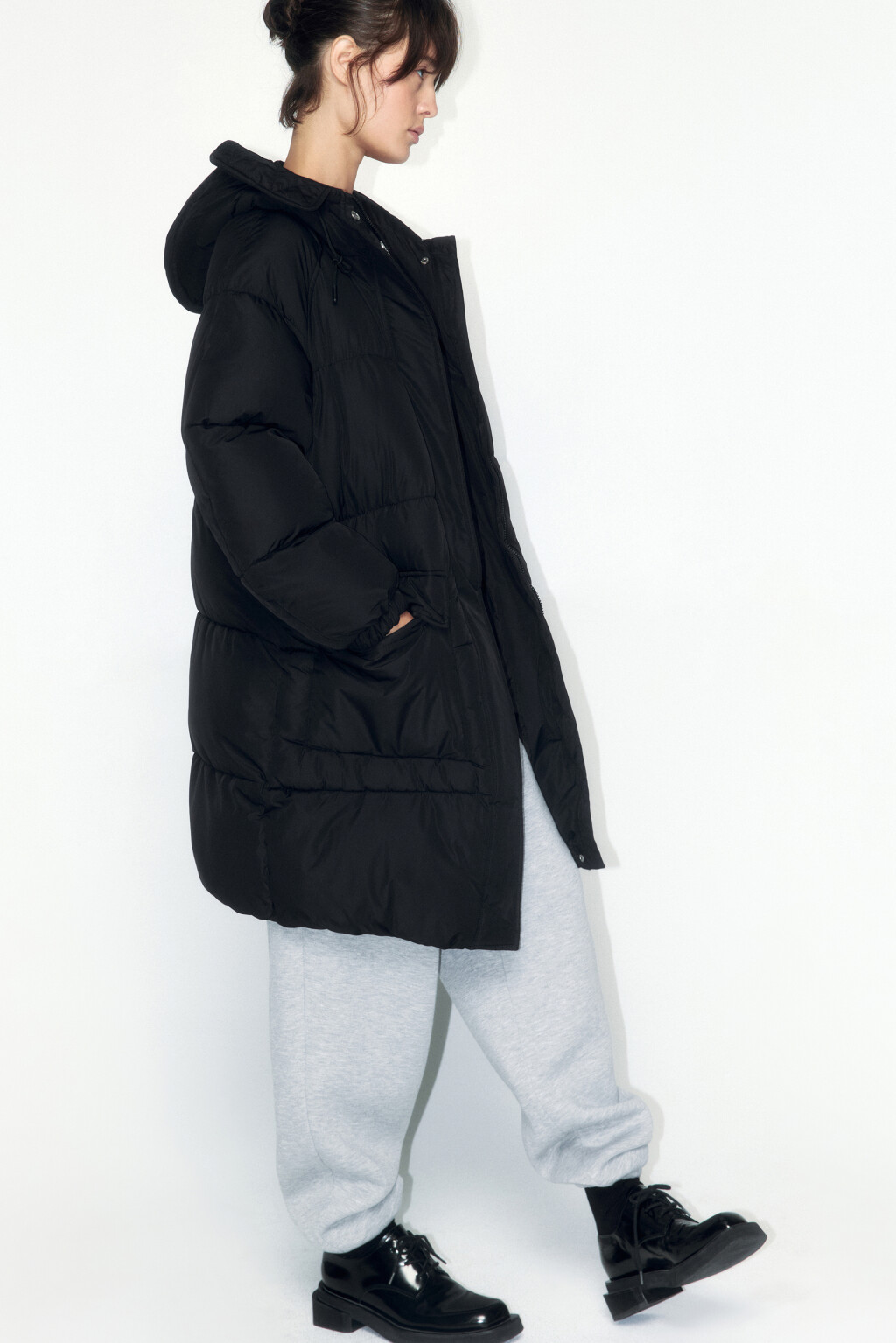 Куртка стеганая удлиненная с капюшоном - цвет черный - 1