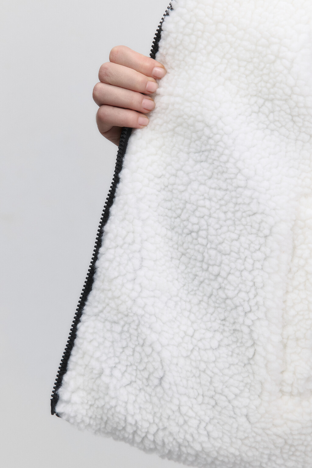 Куртка стеганая двусторонняя с отделкой под мех - цвет черный - 9