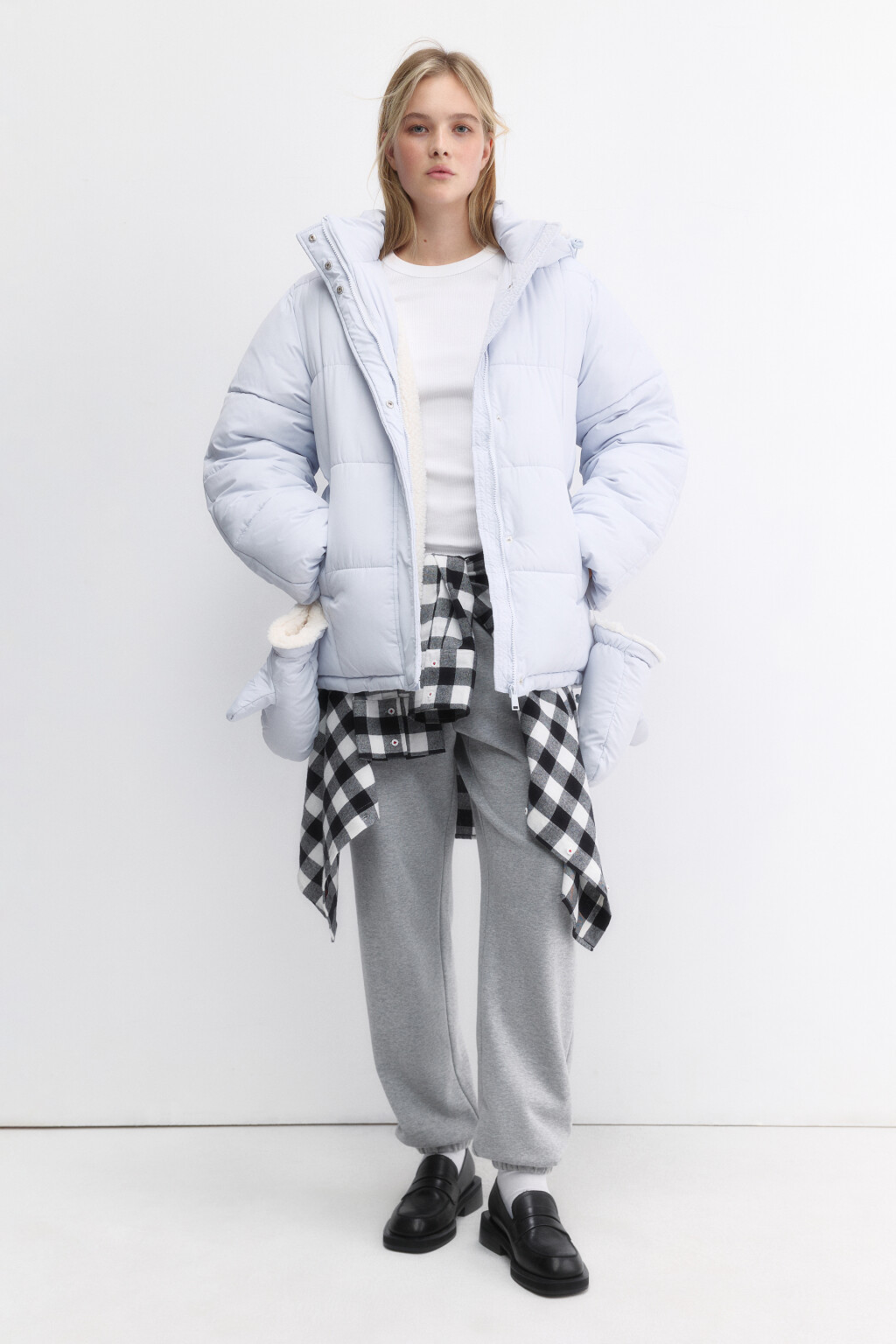 Куртка стеганая с капюшоном и рукавицами - цвет голубой - 5