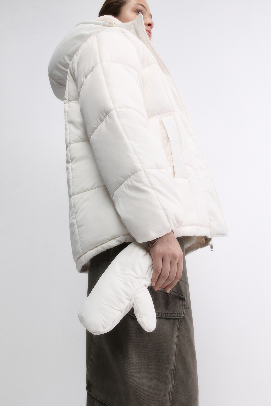 Куртка стеганая с капюшоном и рукавицами - цвет молочный - 1
