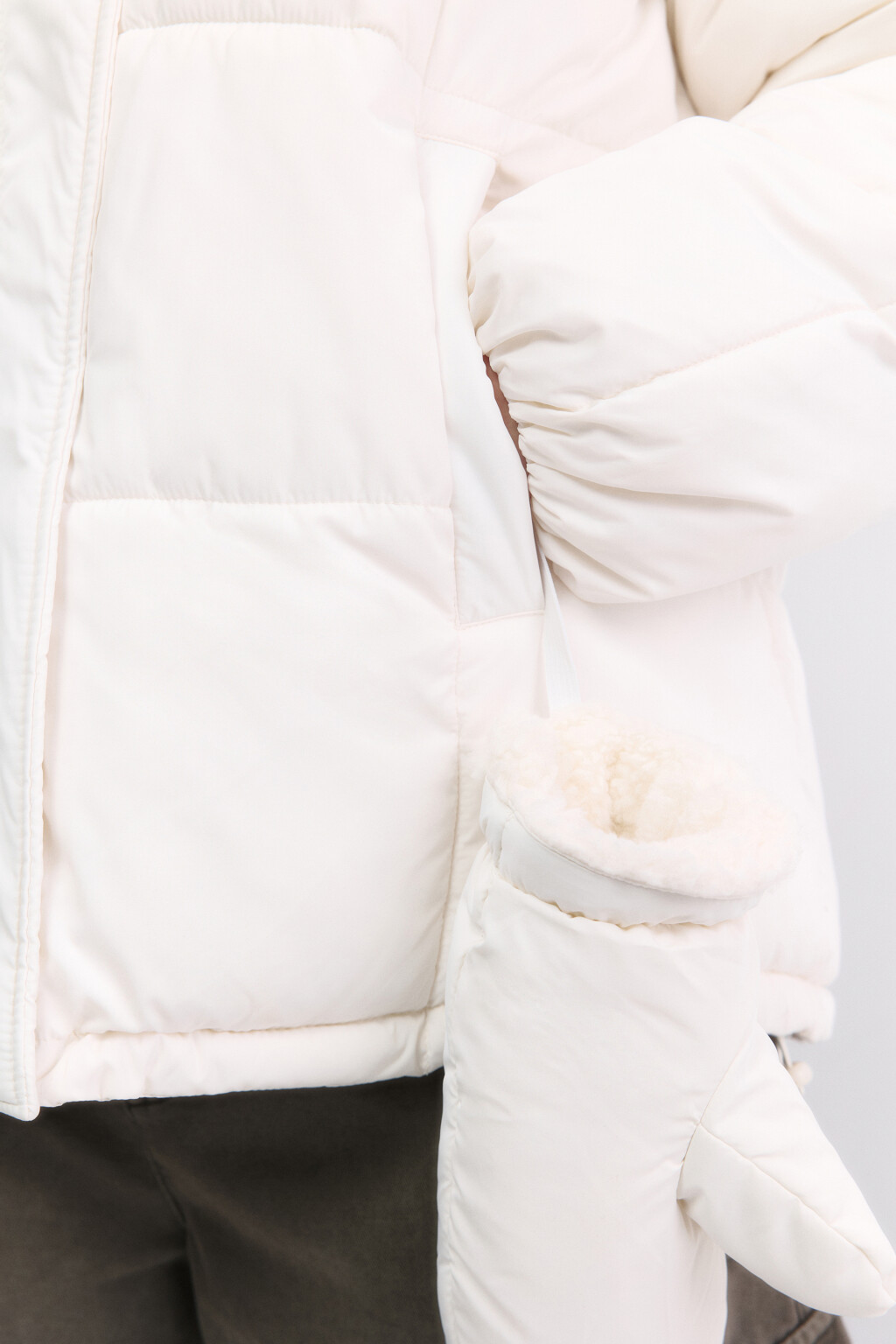 Куртка стеганая с капюшоном и рукавицами - цвет молочный - 8