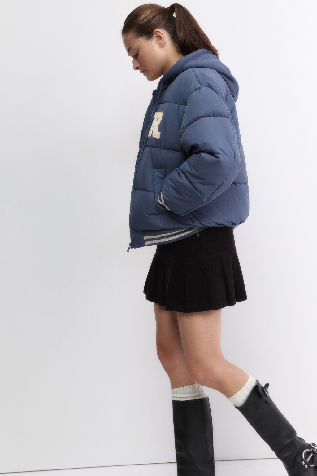 Куртка стеганая с капюшоном и патчем - цвет серый - 1