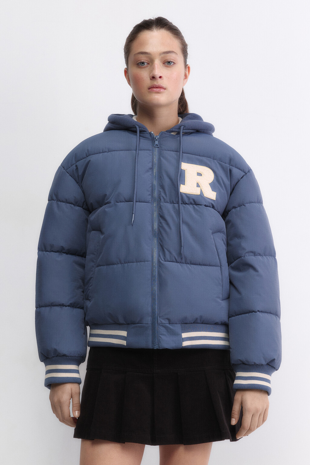 Куртка стеганая с капюшоном и патчем - цвет серый - 2