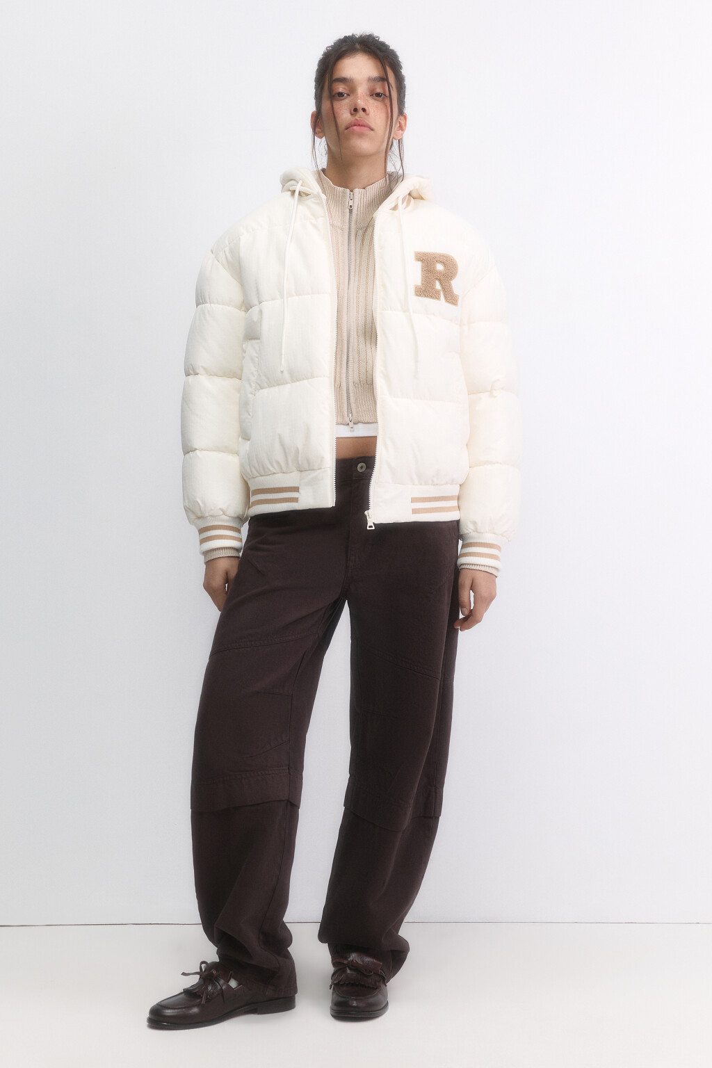 Куртка стеганая с капюшоном и патчем - цвет молочный - 6