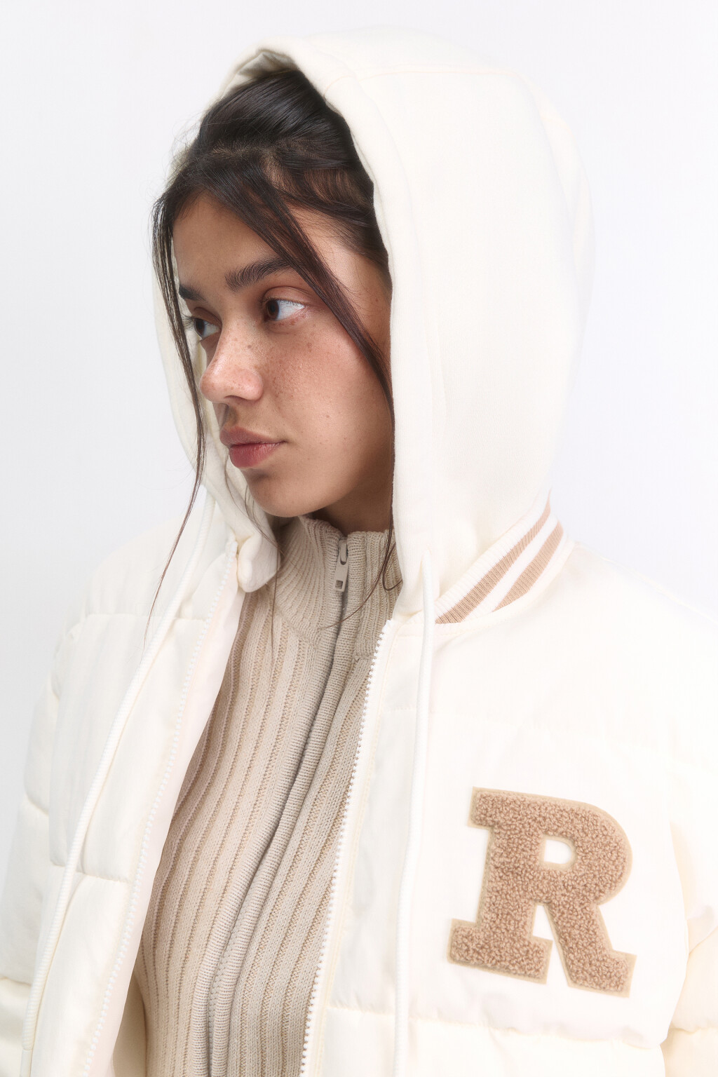 Куртка стеганая с капюшоном и патчем - цвет молочный - 7