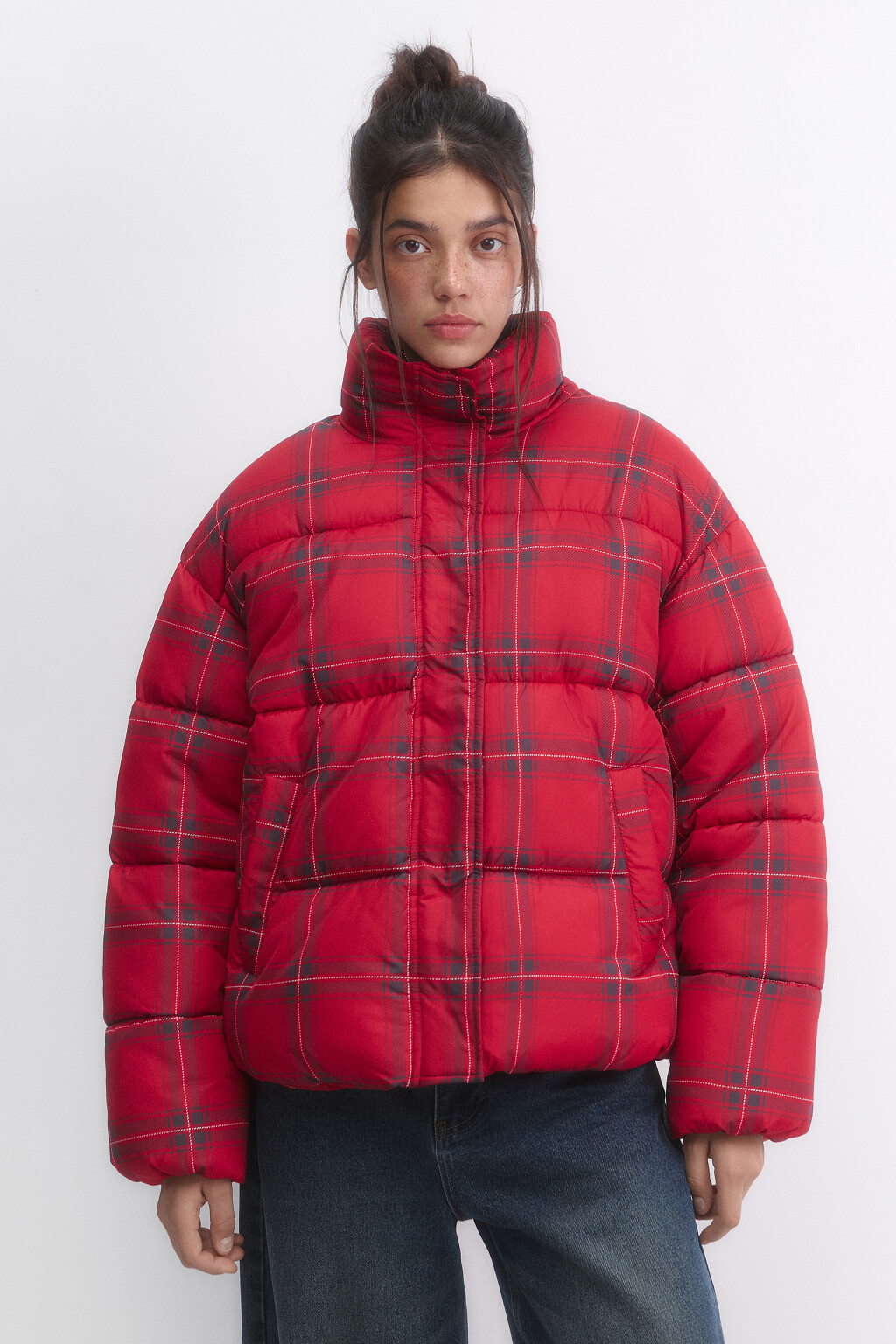 Куртка-пуховик стеганая с принтом в клетку - цвет мультиколор - 3