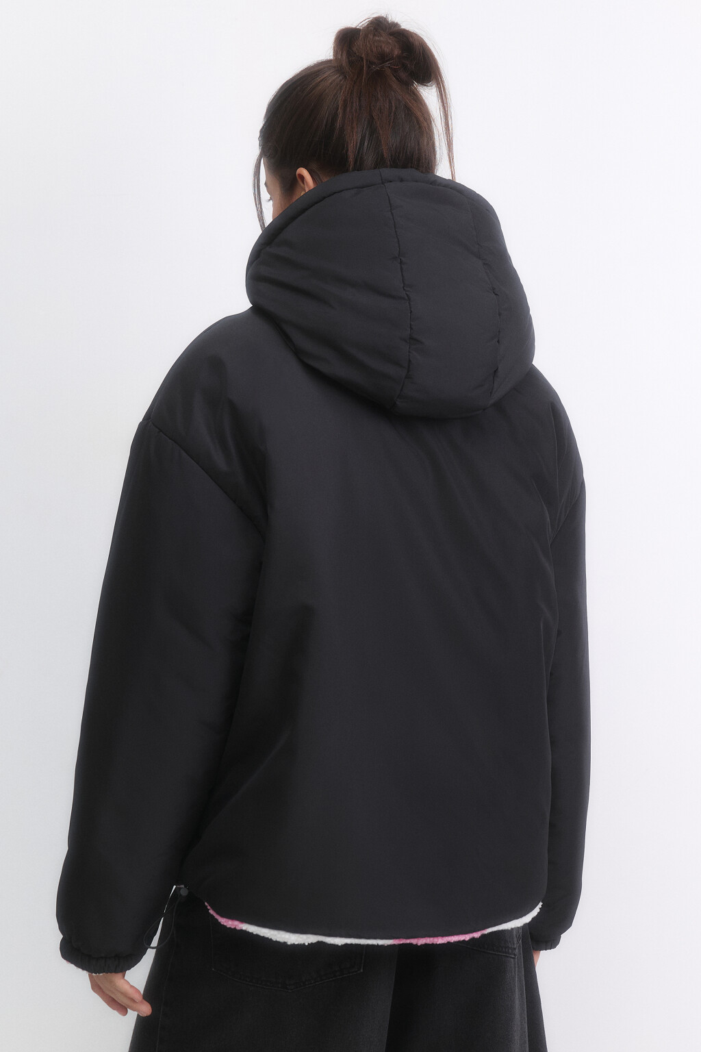 Куртка двусторонняя с меховой фактурой и принтом - цвет черный - 4