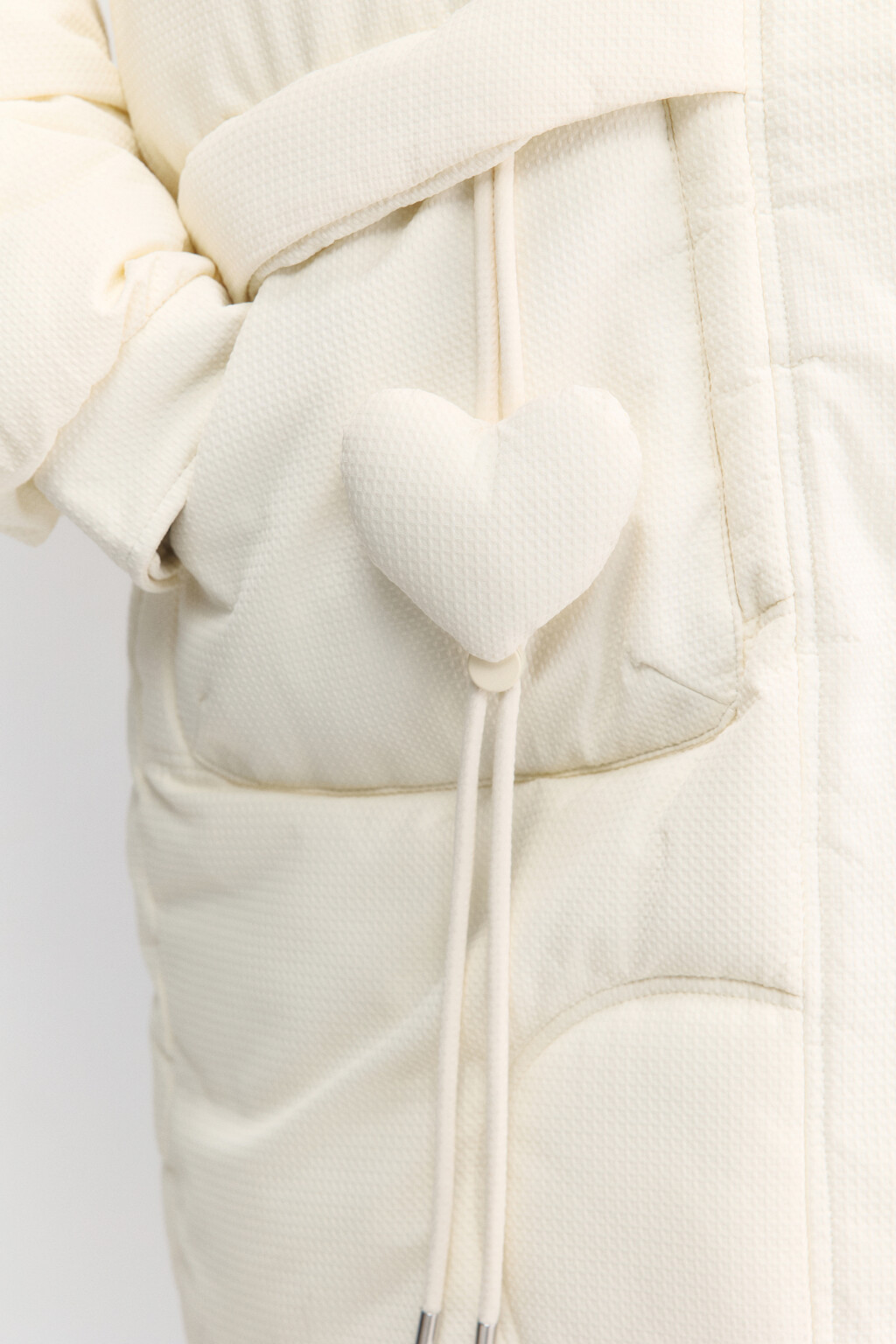 Куртка утепленная с капюшоном и фигурной стежкой - цвет молочный - 8