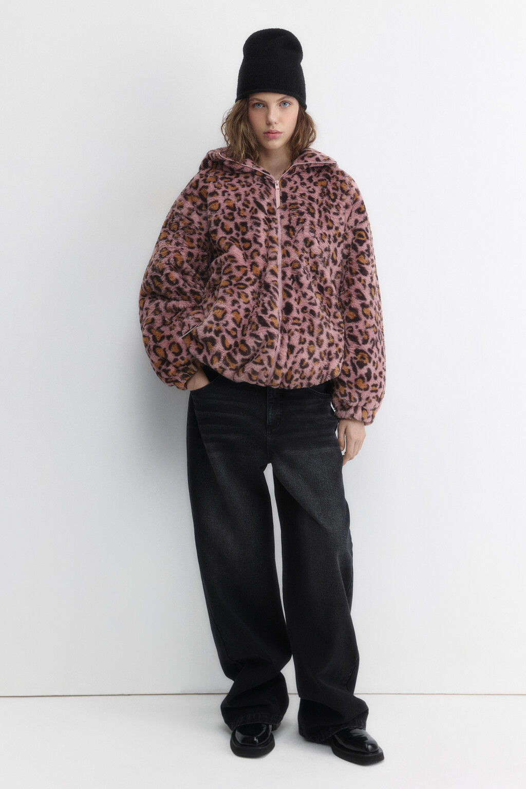 Куртка из искусственного меха с капюшоном - цвет мультиколор - 5