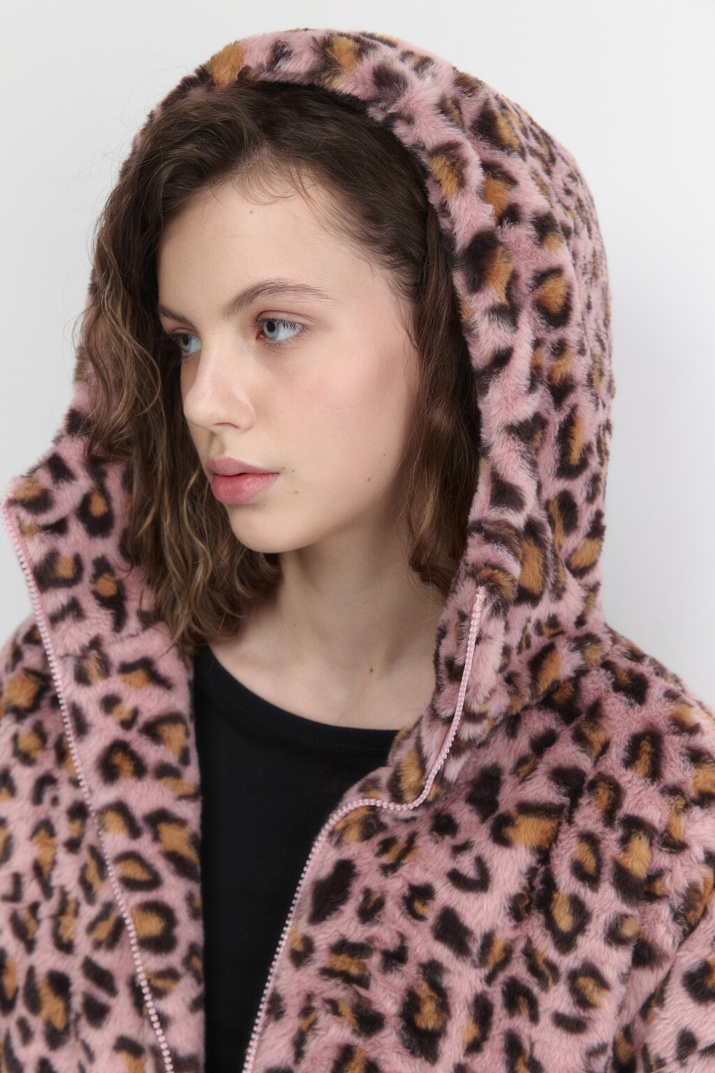 Куртка из искусственного меха с капюшоном - цвет мультиколор - 8