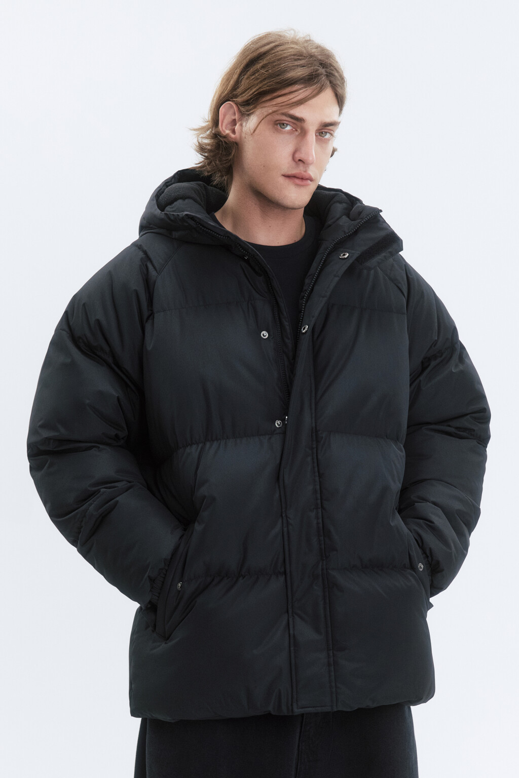 Куртка-пуховик стеганая с капюшоном - цвет черный - 2