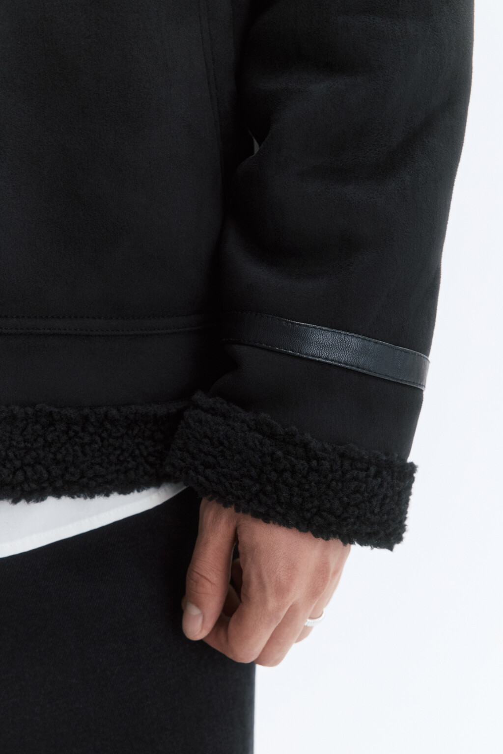 Куртка утепленная с замшевой фактурой - цвет черный - 9