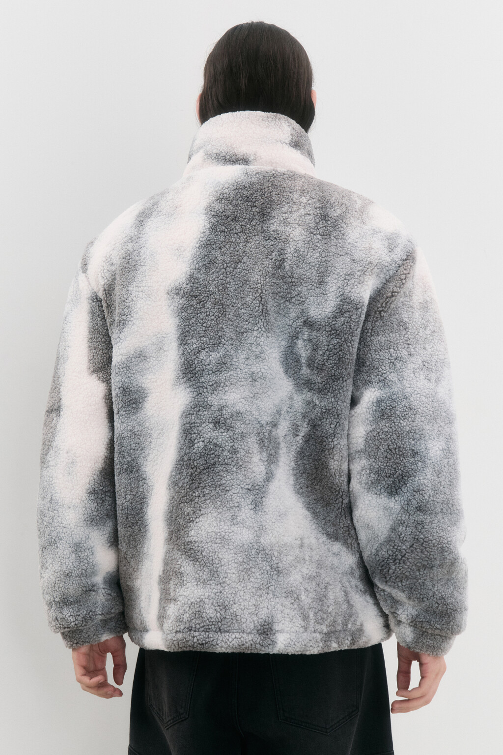 Куртка из искусственного меха с принтом - цвет белый - 6