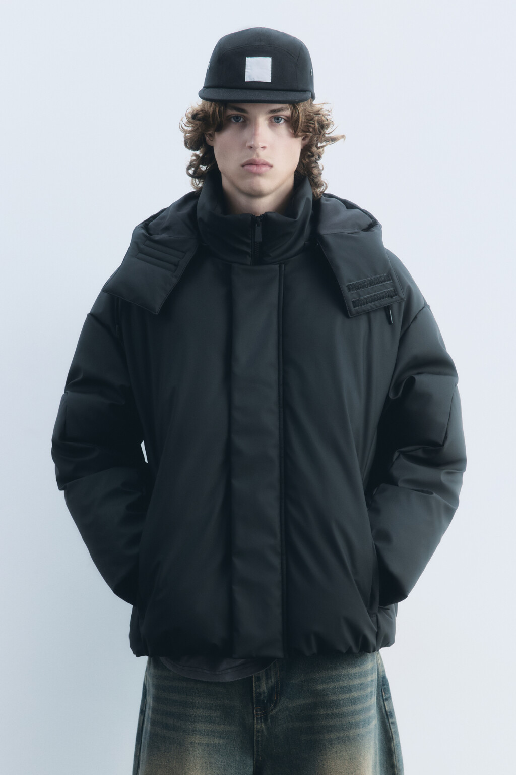 Куртка утепленная с капюшоном и влагозащитой - цвет черный - 2