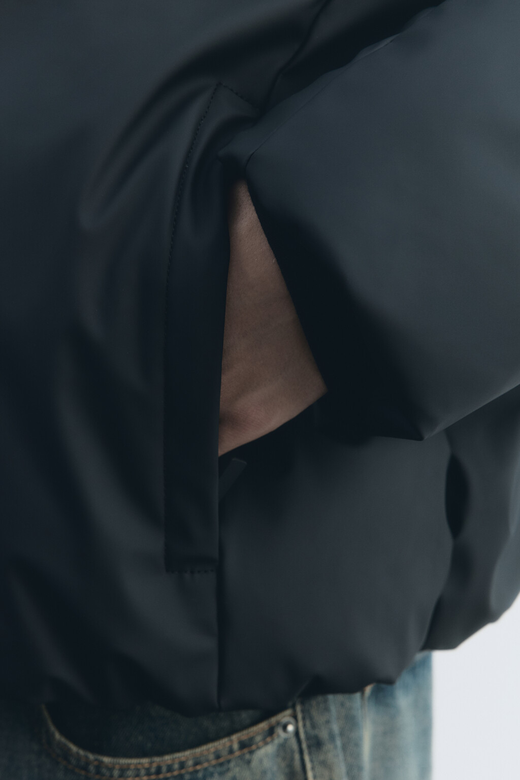 Куртка утепленная с капюшоном и влагозащитой - цвет черный - 8