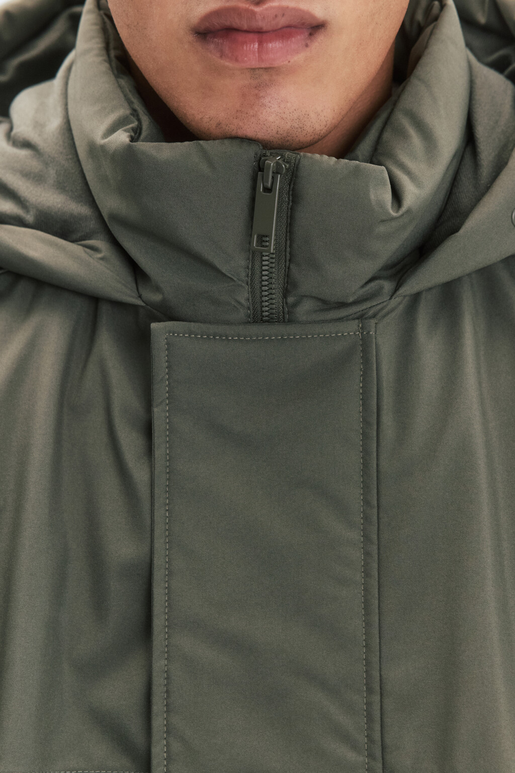 Куртка-парка длинная утепленная с капюшоном - цвет зеленый - 8