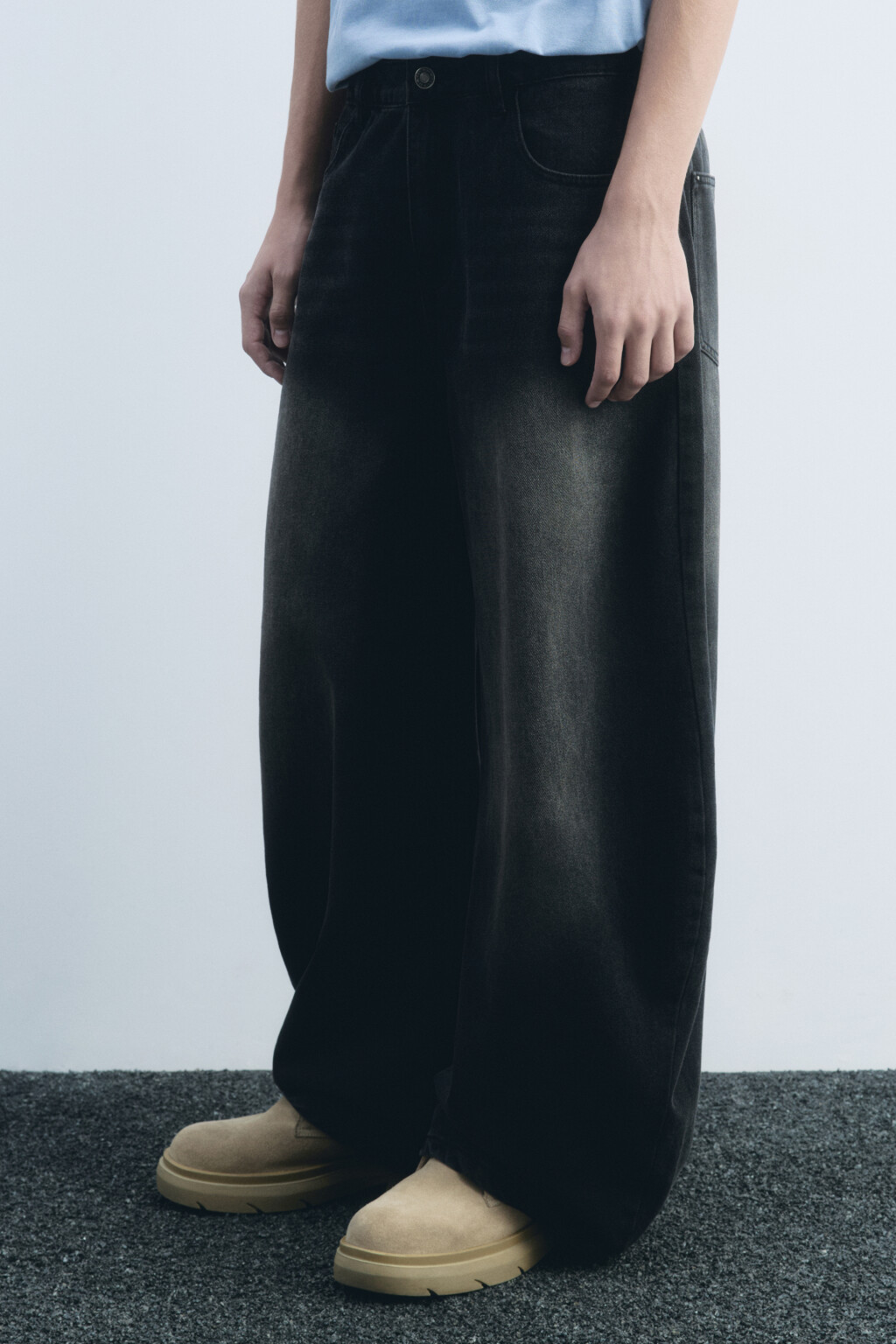 Джинсы экстраширокие с волнистыми боковыми швами - цвет черный - 4