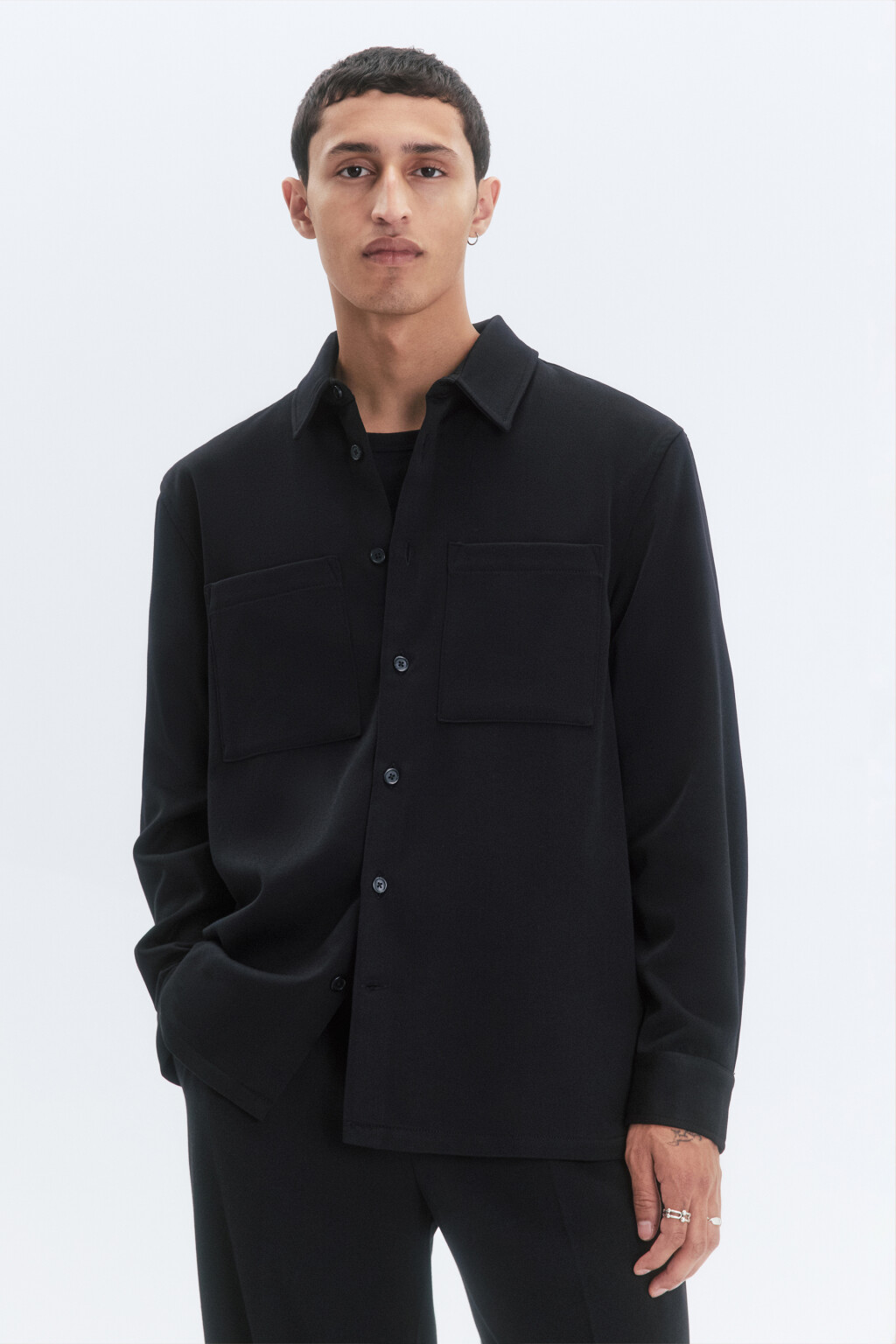 Рубашка-овершот утепленная с нагрудными карманами - цвет черный - 2