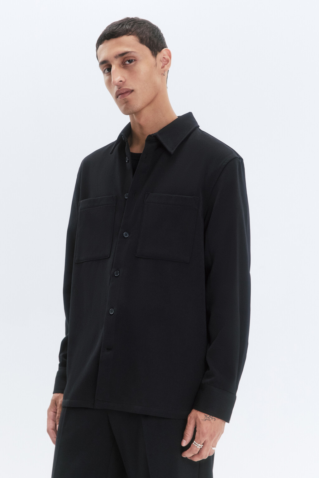 Рубашка-овершот утепленная с нагрудными карманами - цвет черный - 3