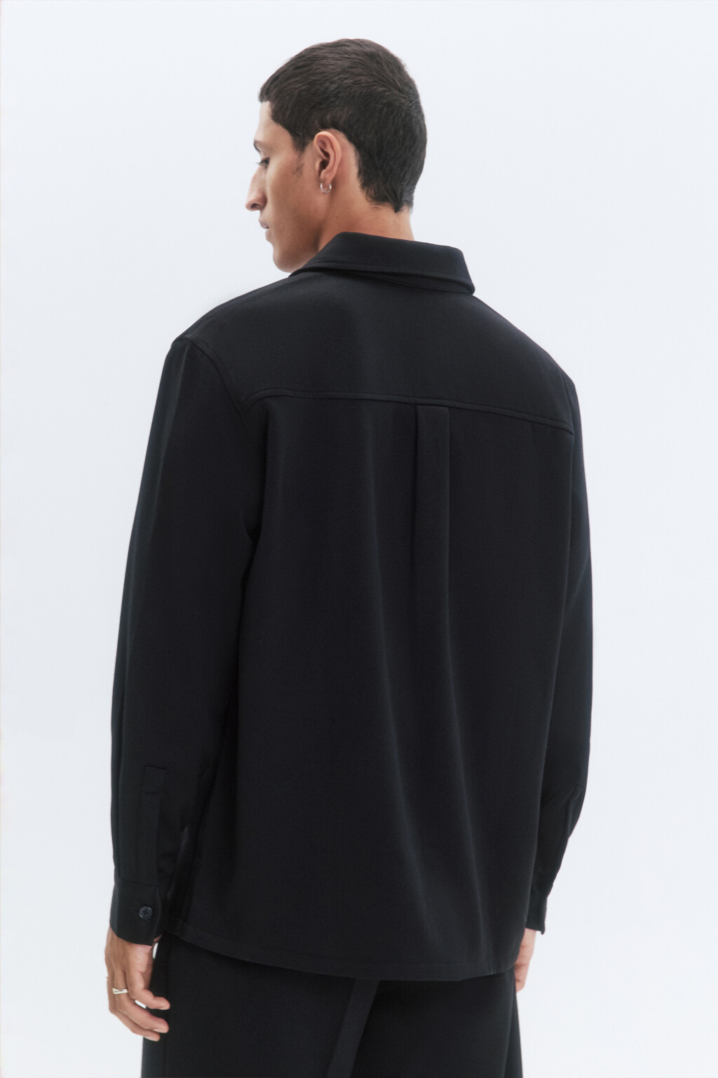Рубашка-овершот утепленная с нагрудными карманами - цвет черный - 5