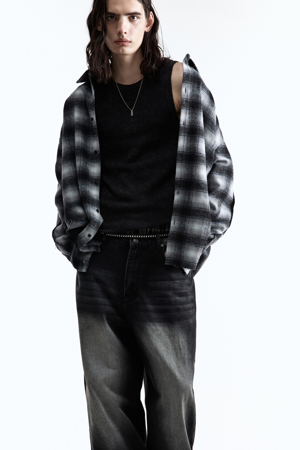 Рубашка клетчатая с открытыми срезами - цвет серый - 2