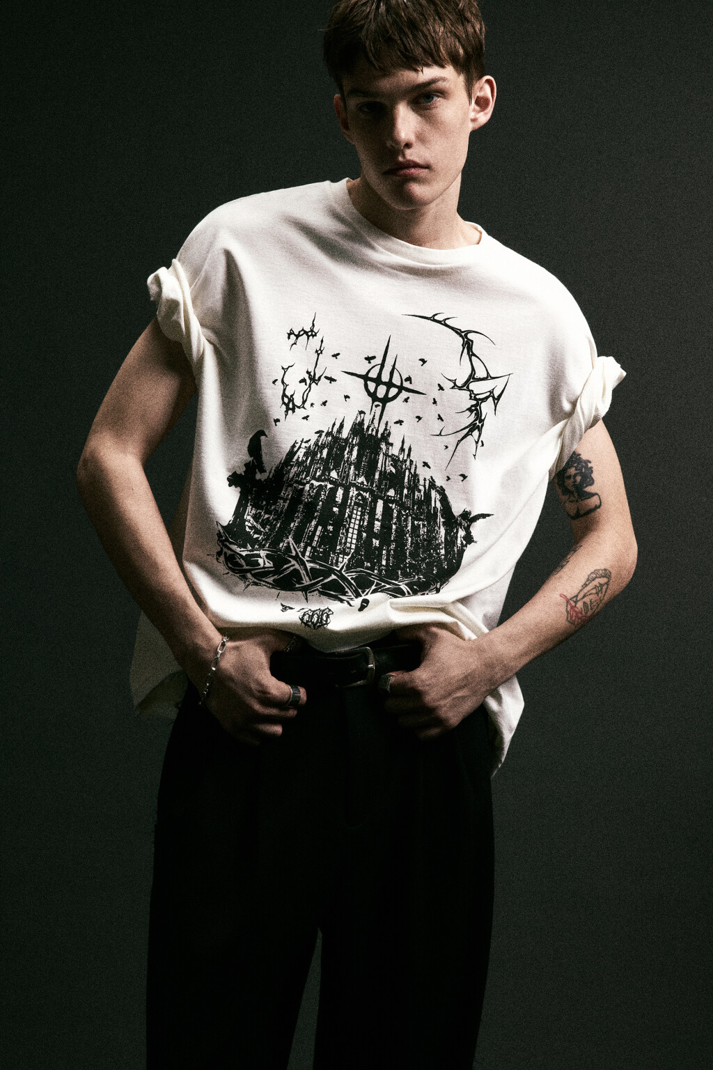 Футболка oversize с принтом в стиле гранж - цвет белый - 1