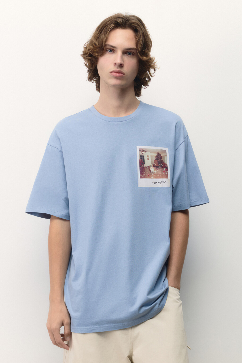 Футболка хлопковая с новогодним принтом - цвет голубой - 2