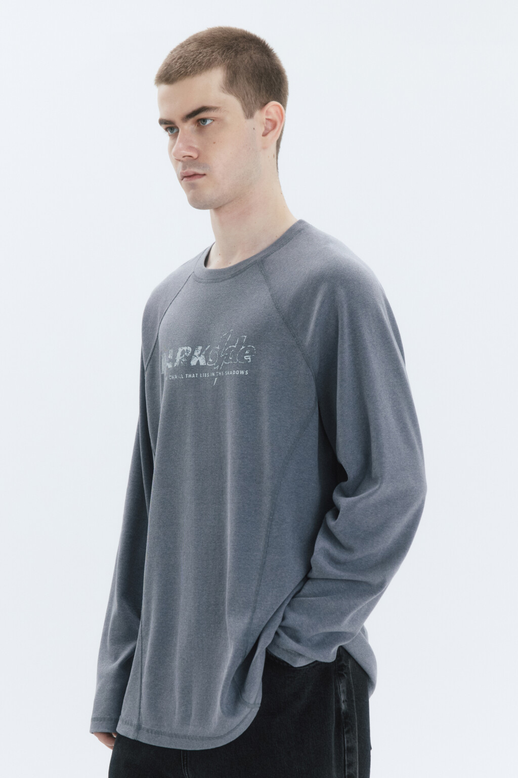 Лонгслив свободный с вареным эффектом и надписью - цвет серый - 3
