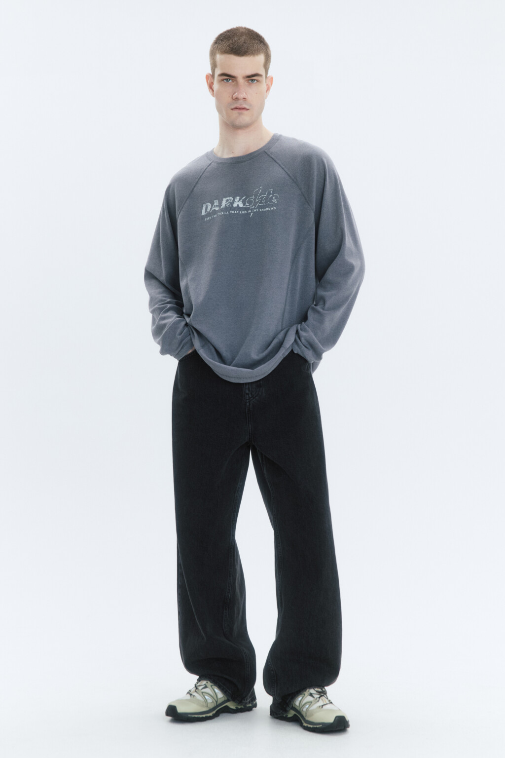 Лонгслив свободный с вареным эффектом и надписью - цвет серый - 5