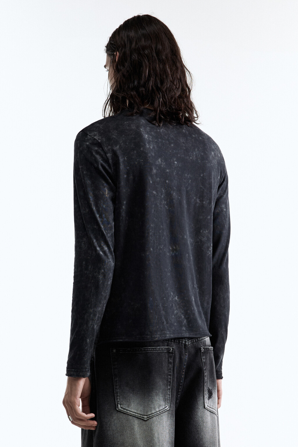 Лонгслив хлопковый с вареным эффектом и принтом - цвет черный - 3