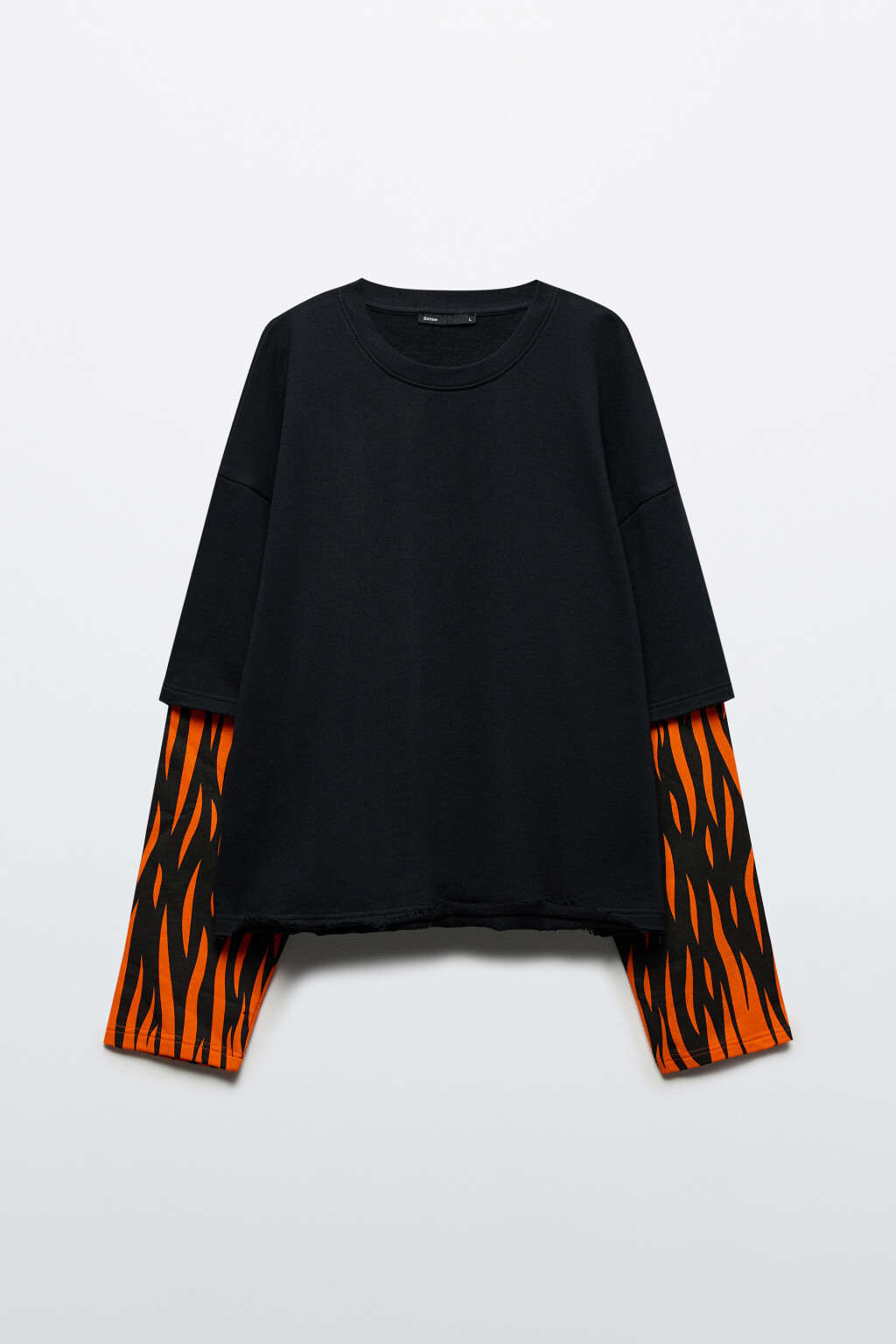 Свитшот хлопковый с двойными рукавами и принтом - цвет черный - 8