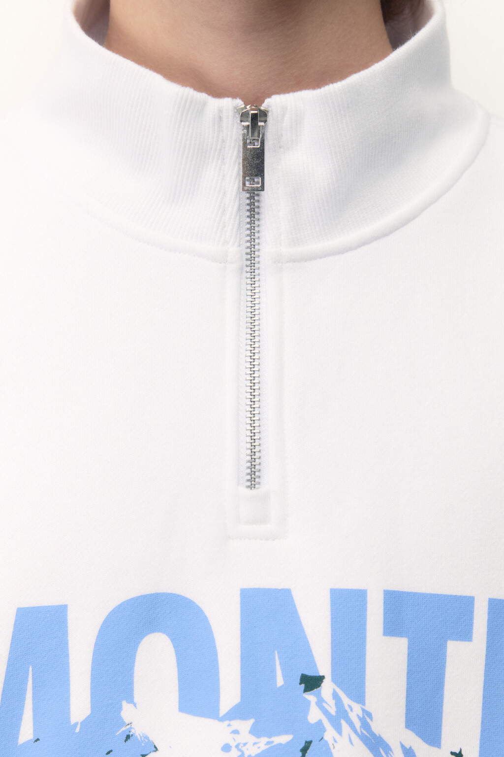 Свитшот half zip с зимним принтом - цвет белый - 6