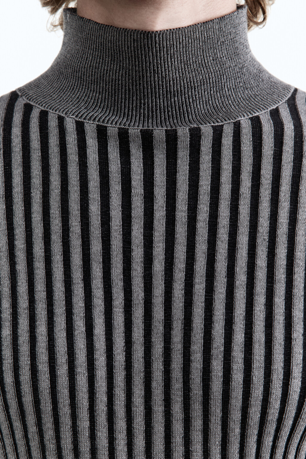 Свитер-бадлон вязаный облегающий - цвет серый - 6