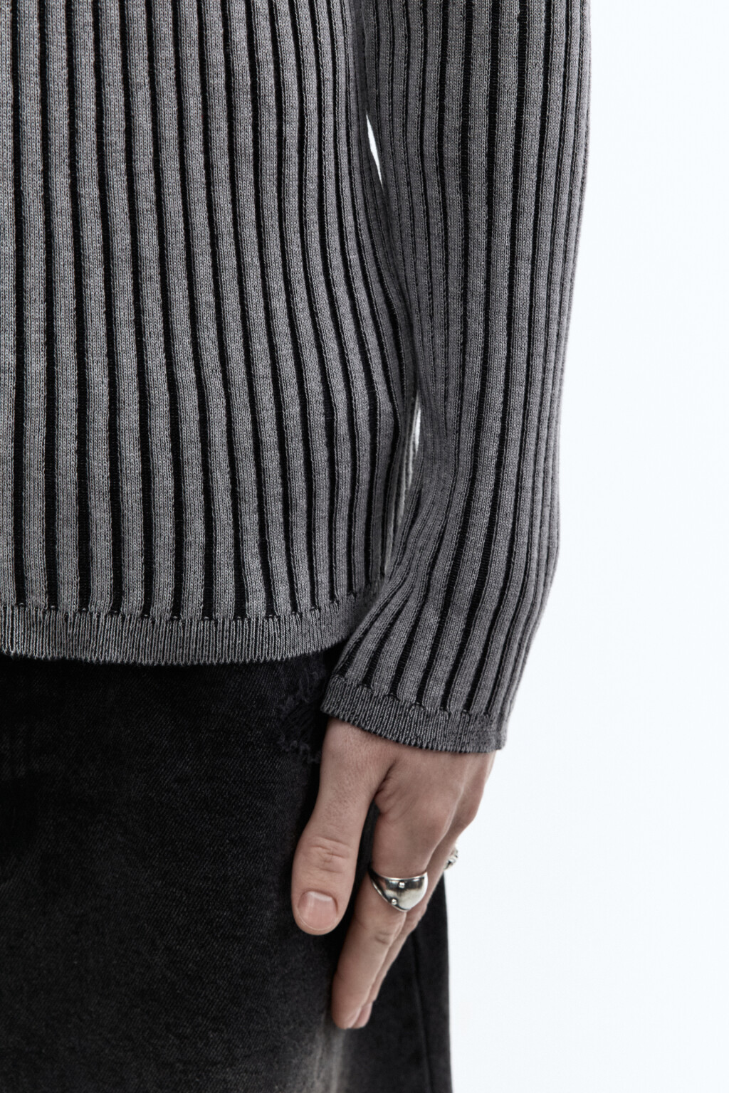 Свитер-бадлон вязаный облегающий - цвет серый - 7