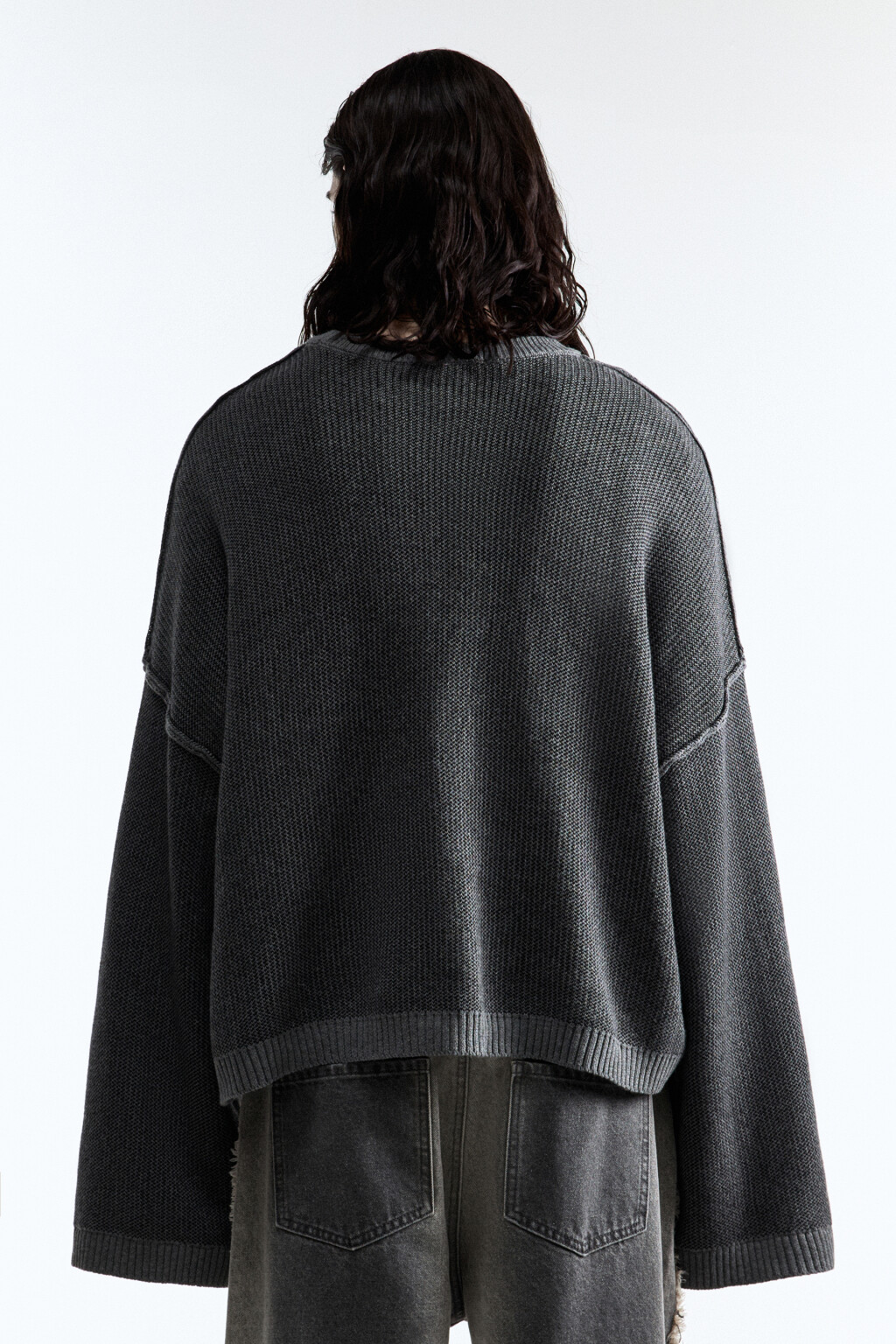 Джемпер вязаный свободный в стиле гранж - цвет серый - 4